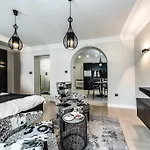 Konukevi Piazzetta Marina 4*