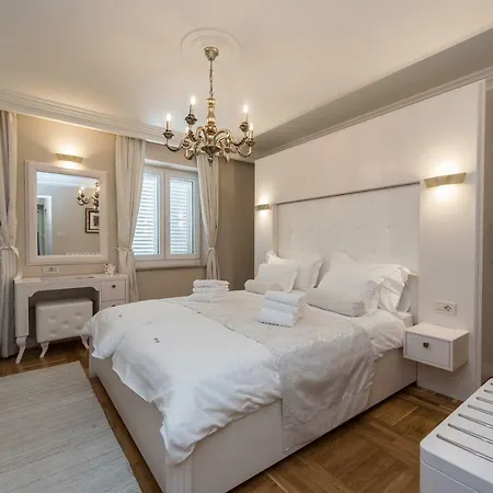 Piazzetta Marina Задар