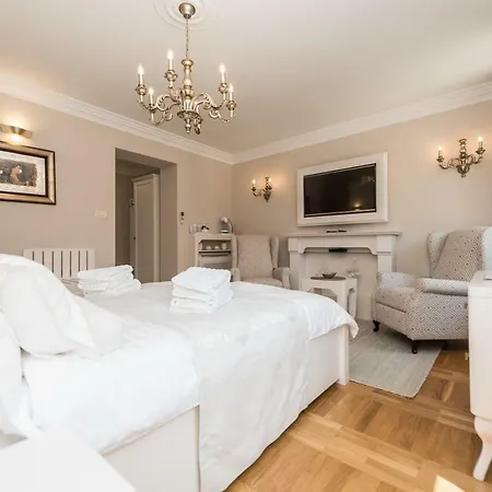 Piazzetta Marina 4* Задар